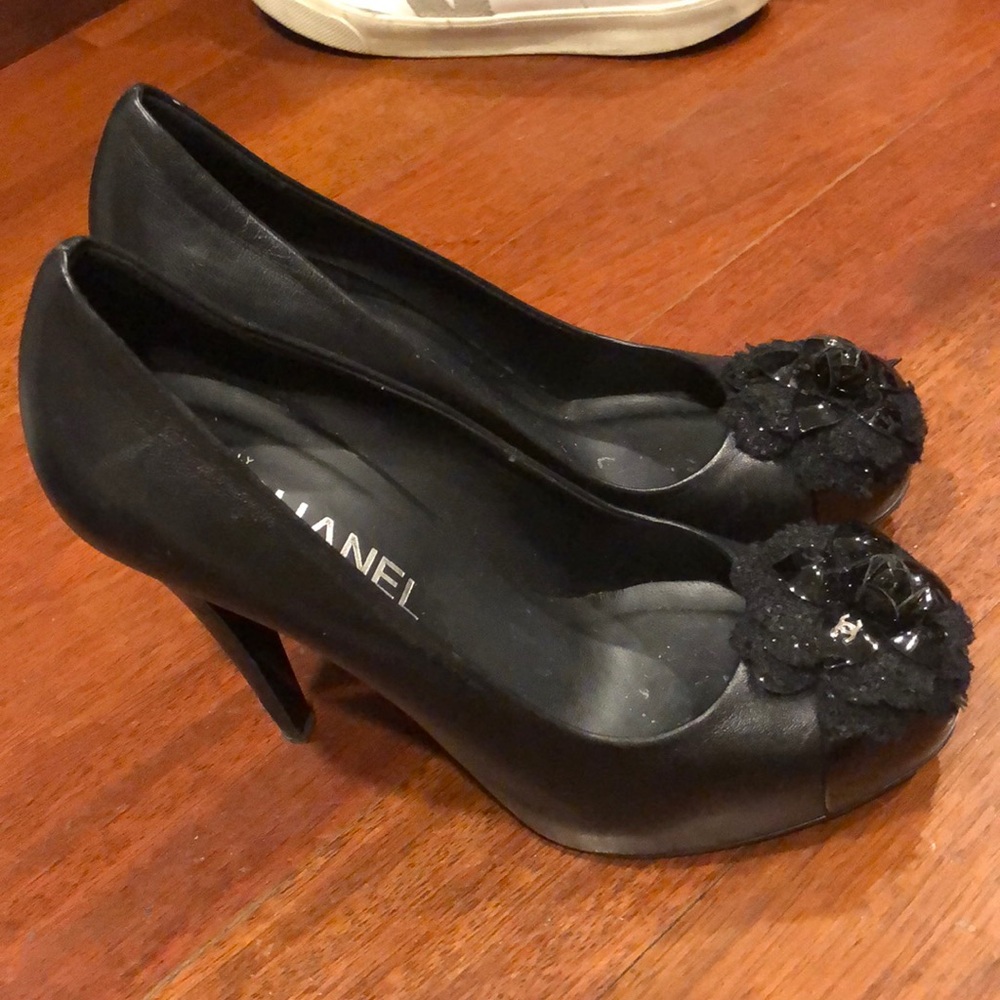 CHANEL 37.5 women’s shoes high heels pumps black